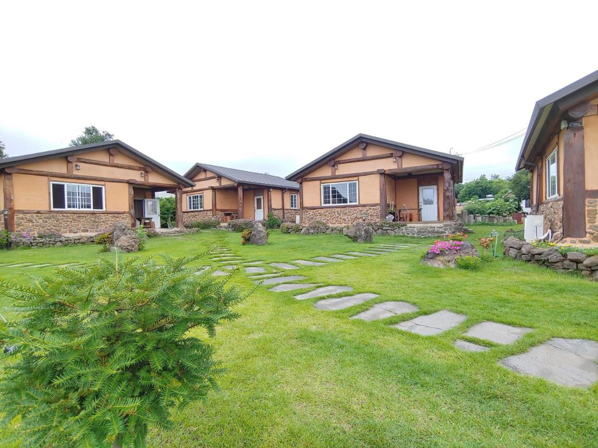 Geumok Log Pension Seogwipo Zewnętrze zdjęcie